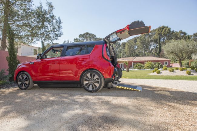 adaptation et aménagement de voiture pour la conduite en fauteuil roulant